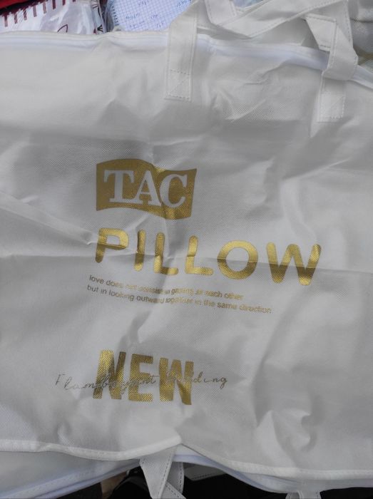 Подушка ТАС. розмір 50-70. З чохлом для зберігання. Супер комфорт.
