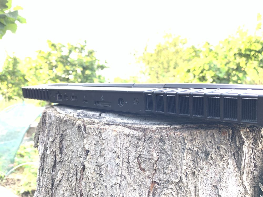 Dell alienware 15 R3 i5/16/128/512 GTX1050 Ti