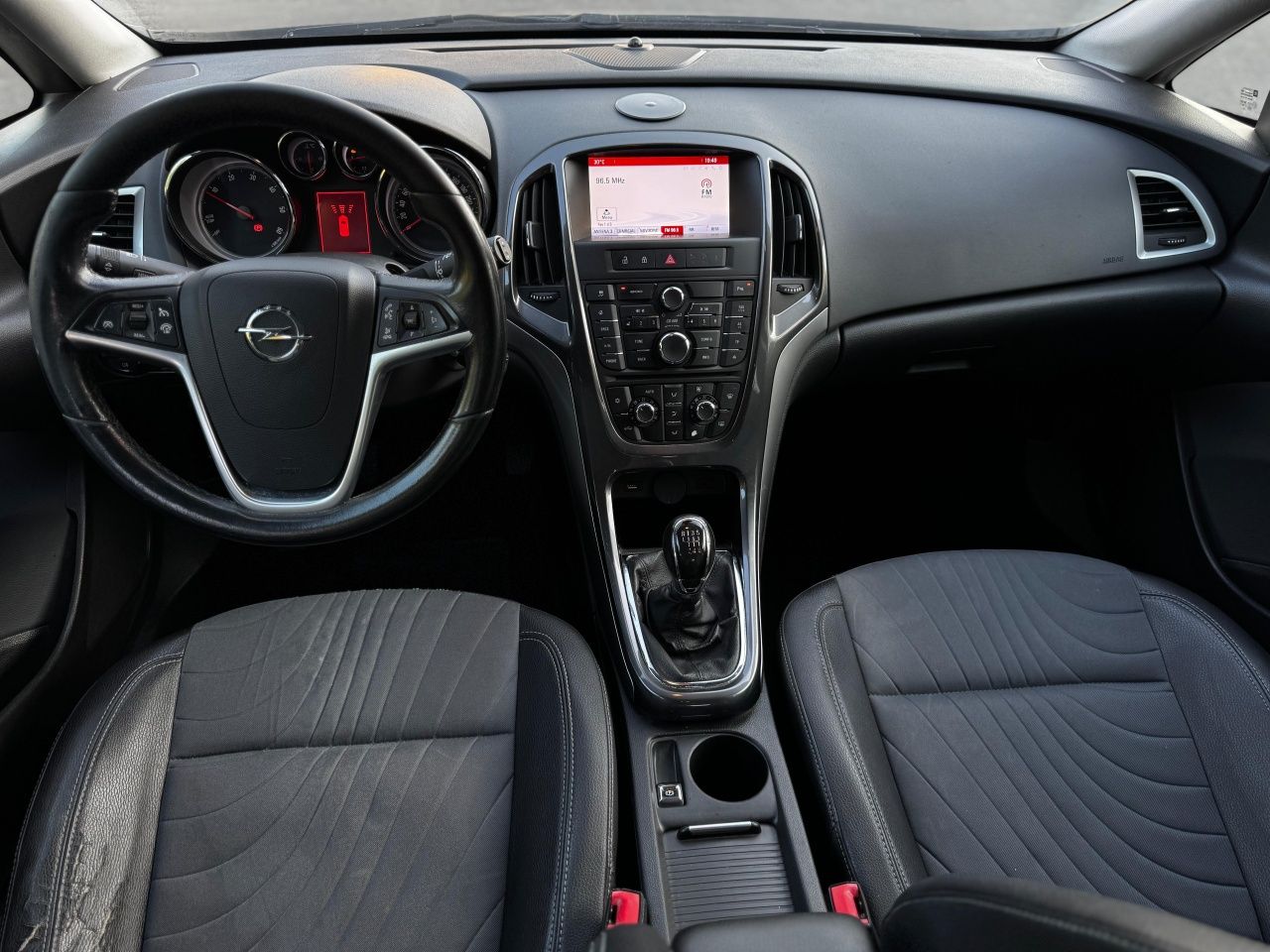 Opel Astra 1.6cdti executive 2014