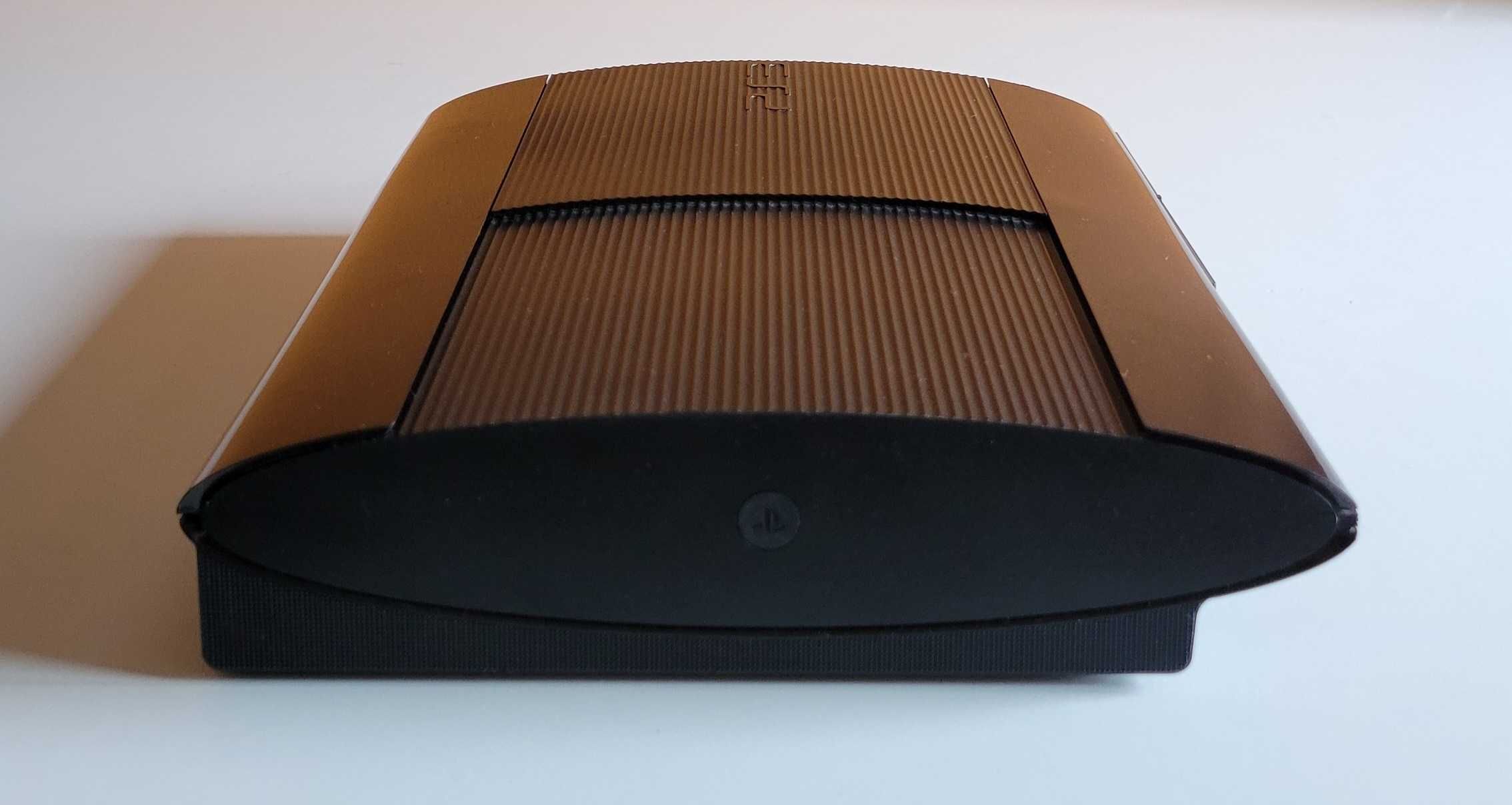 PS3 em muito bom estado [500GB]