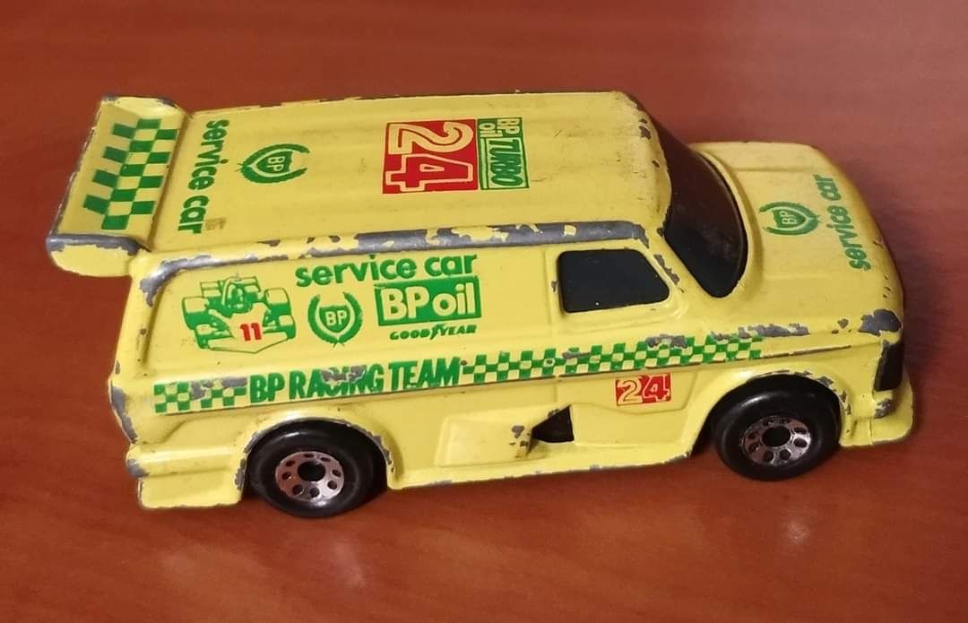 Miniatura vintage - Ford Supervan II "BP" - Matchbox