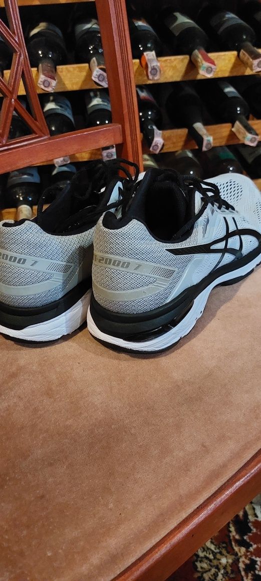 Кроссовки кроси asics kayano 2000