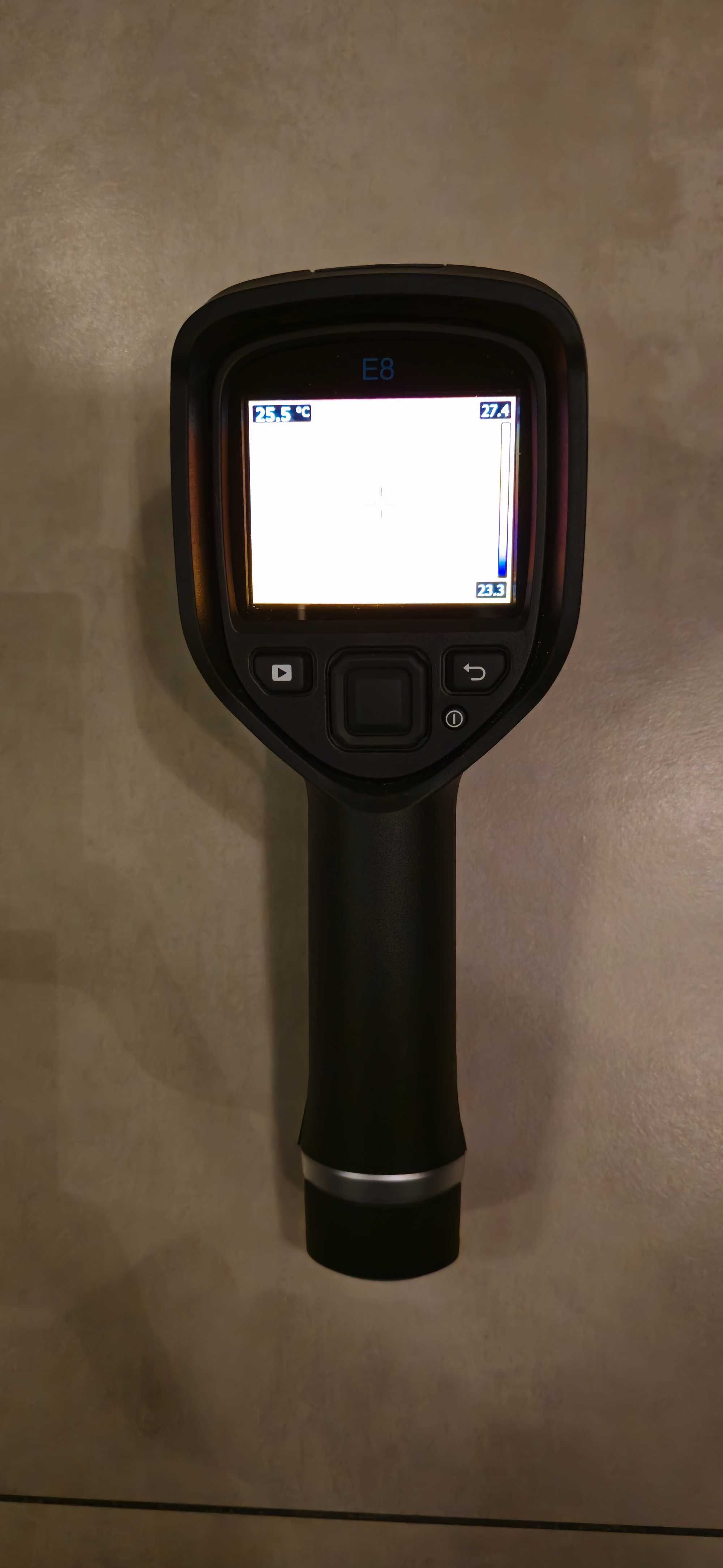 Kamera termowizyjna FLIR E8 Wi-Fi. IR Camera.  Cały Komplet.