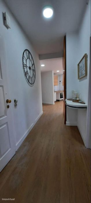 Quarto - localizado em Paranhos Porto