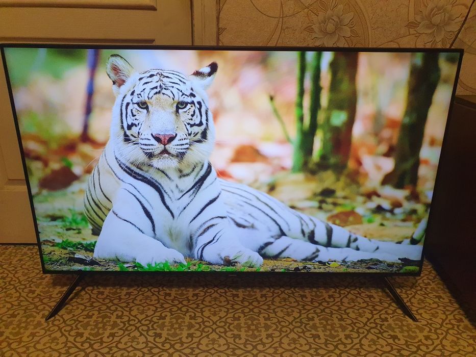 Samsung 50 Crystal UHD smart 4k Wifi 
Розмір екрану: 50