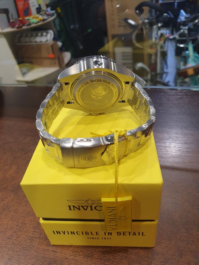 Zegarek męski z datownikiem INVICTA Hydromax 16964