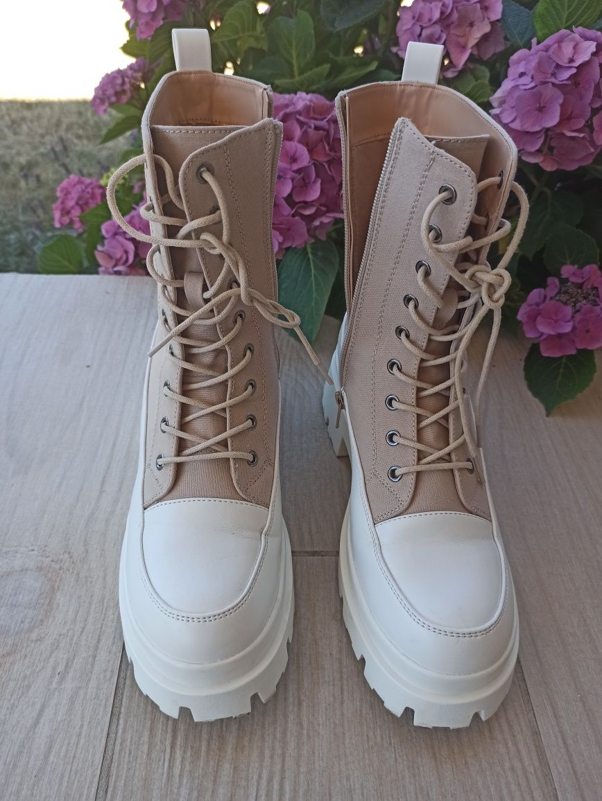 Buty na platformie, botki sznurowane