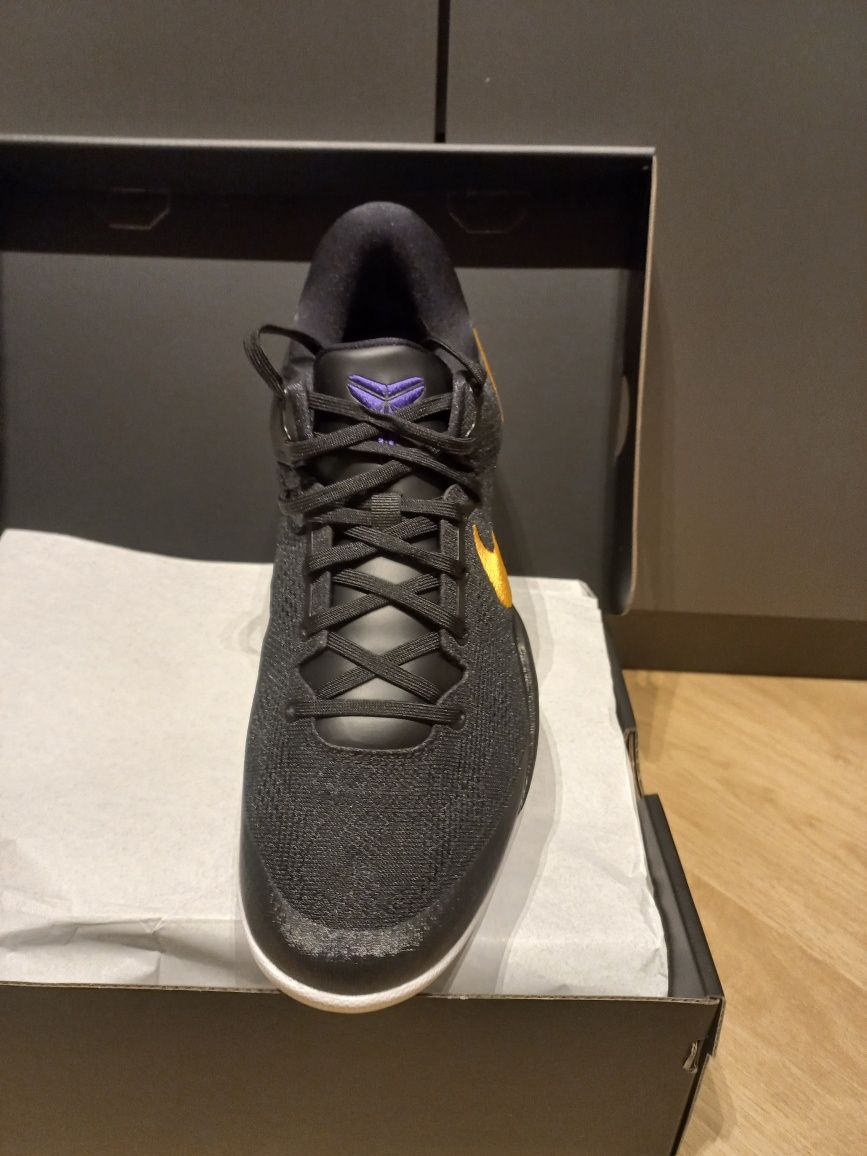 Kobe 8 proto black university gold