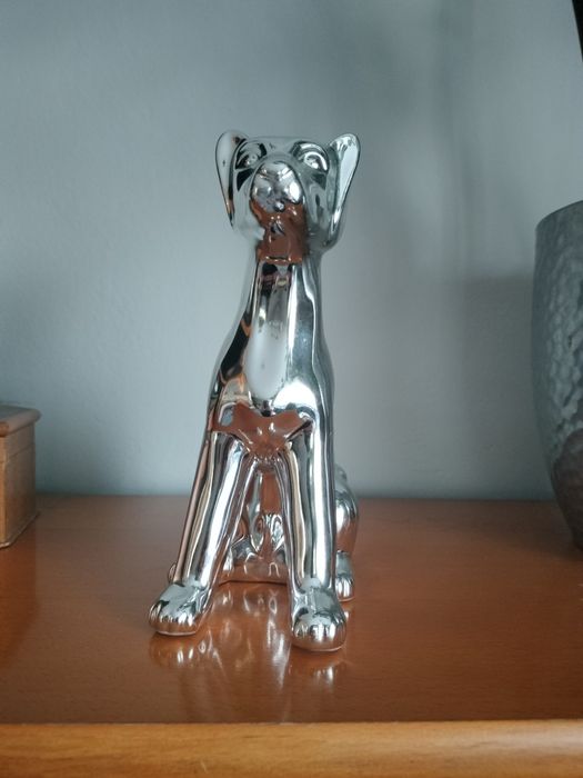 Porcelanowy srebrny pies skarbonka 22 cm