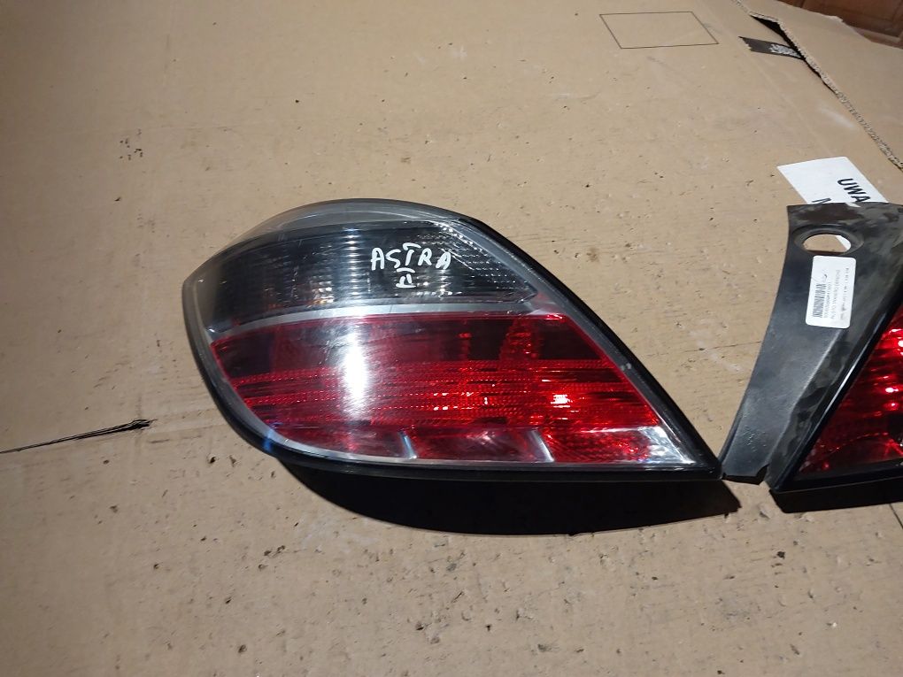 Opel astra H II gtc tylna lampa tył prawa lewa