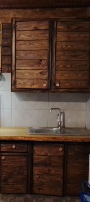 Мебель из дерева,кухонные шкафы под заказ.