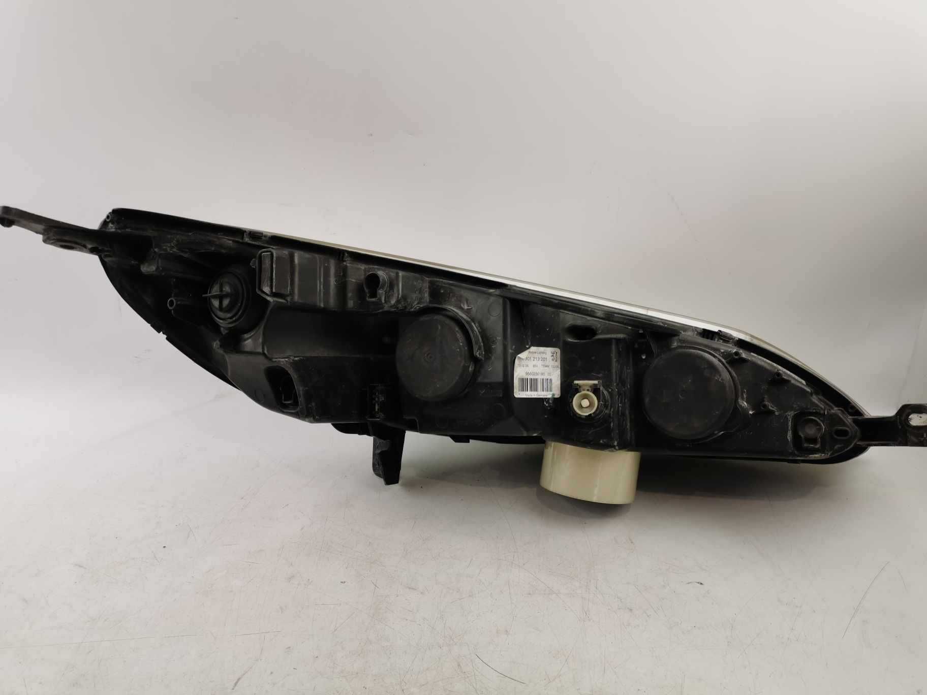 Lampa Lewa przednia przód Peugeot 407 SW 04-08