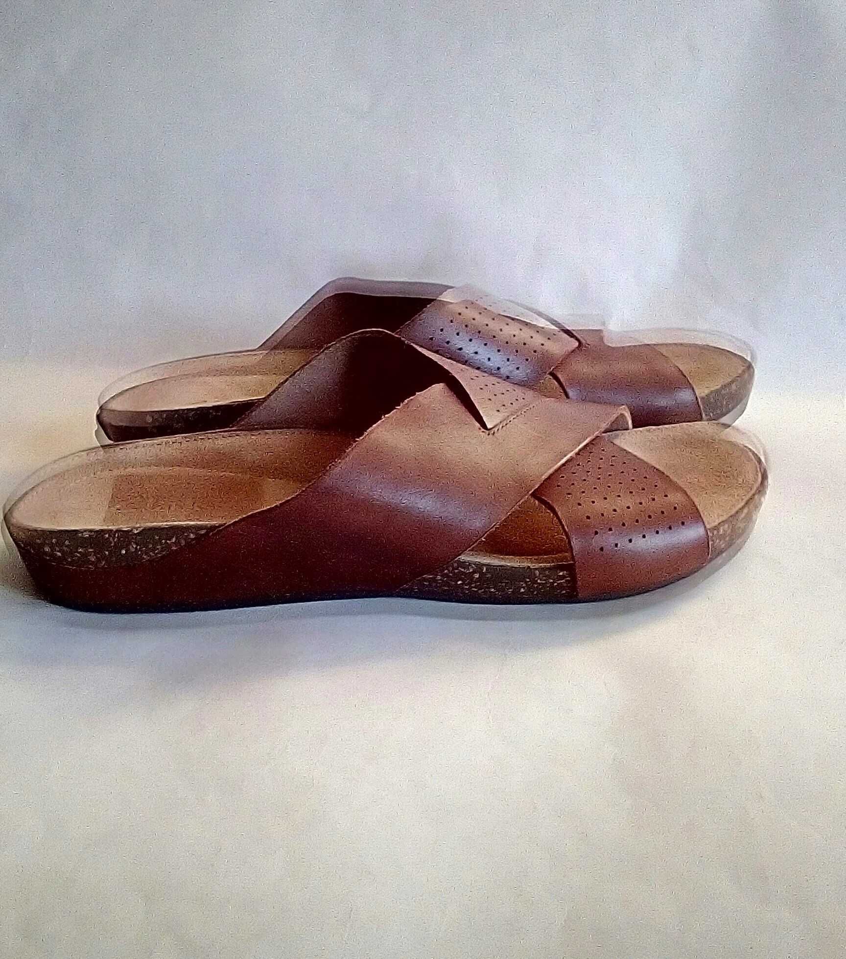 Klapki skórzane Clarks 39,5 skóra naturalna