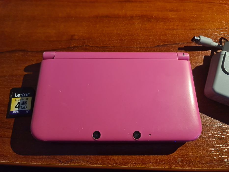 3ds Xl com carregador e cartão 4gb