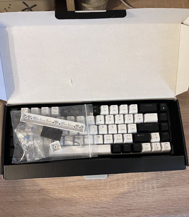 Продам клавіатуру  HXSJ