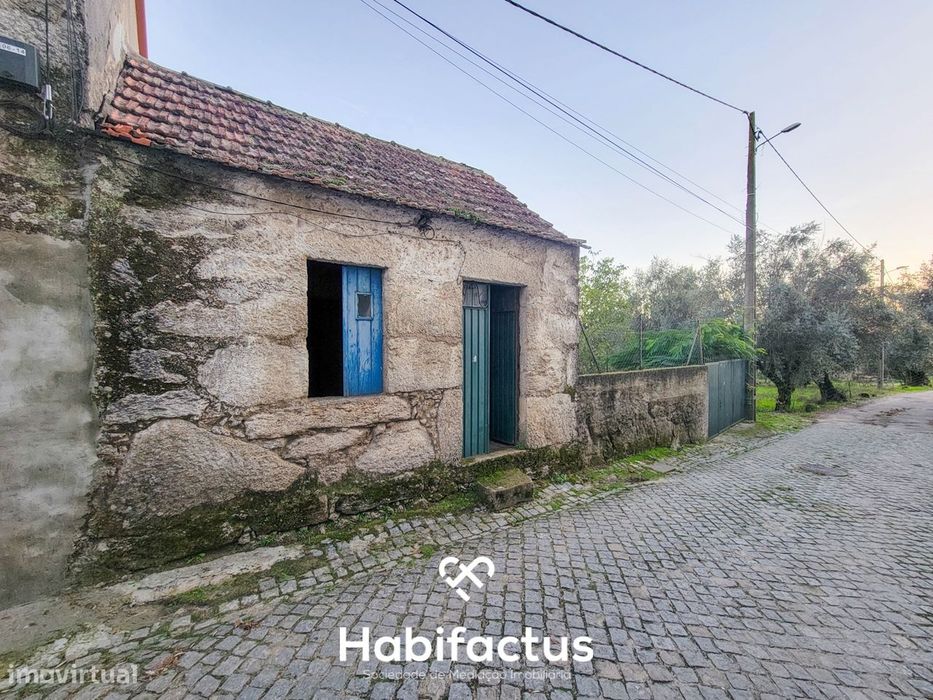 Moradia Térrea T2 em pedra á venda para reconstrução – Algeraz, Nelas
