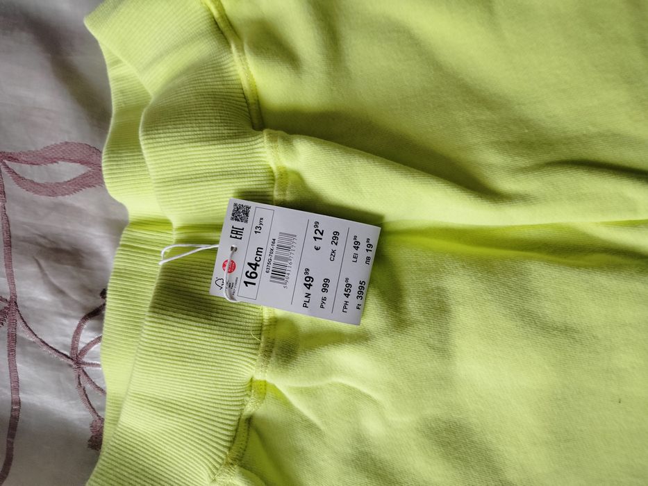 Spodnie dresowe dla dziewczynki w rozmiarze 164 Reserved