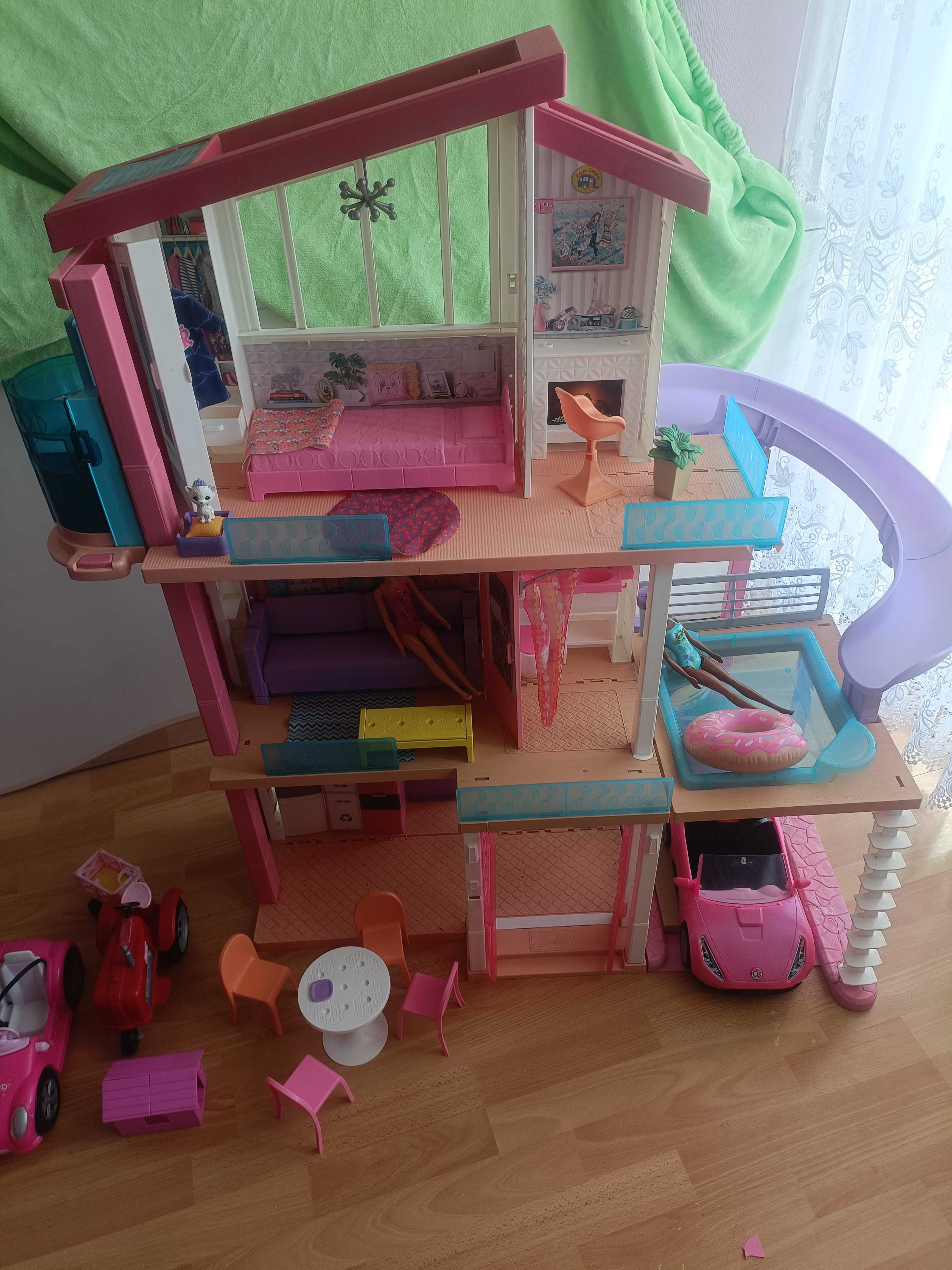 Domek dla lalek Barbie z basenem i windą