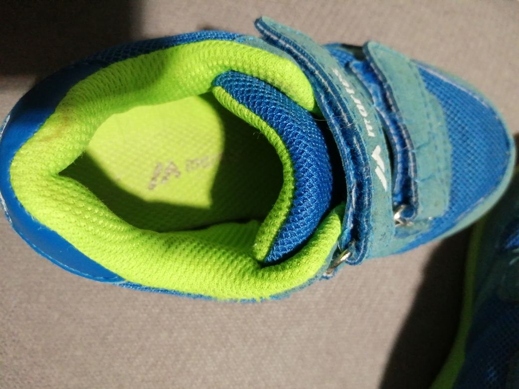 Buty sportowe rozmiar 24