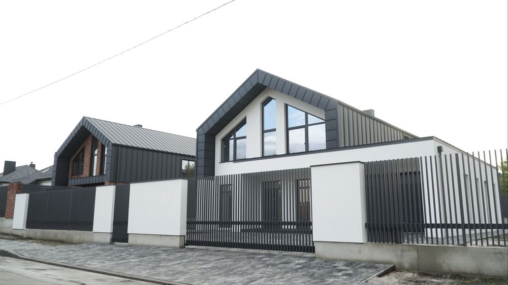 Будинок. Луцьк. Будинок.