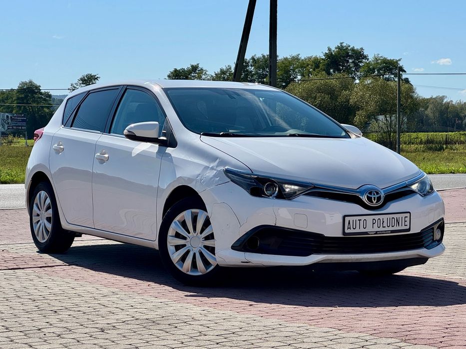 Toyota Auris lekko uszkodzona OKAZJA