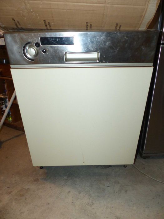 Máquina de lavar loiça whirlpool como nova