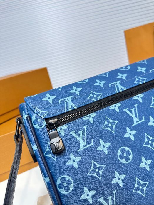 Сумка Louis Vuitton Damier Infini district