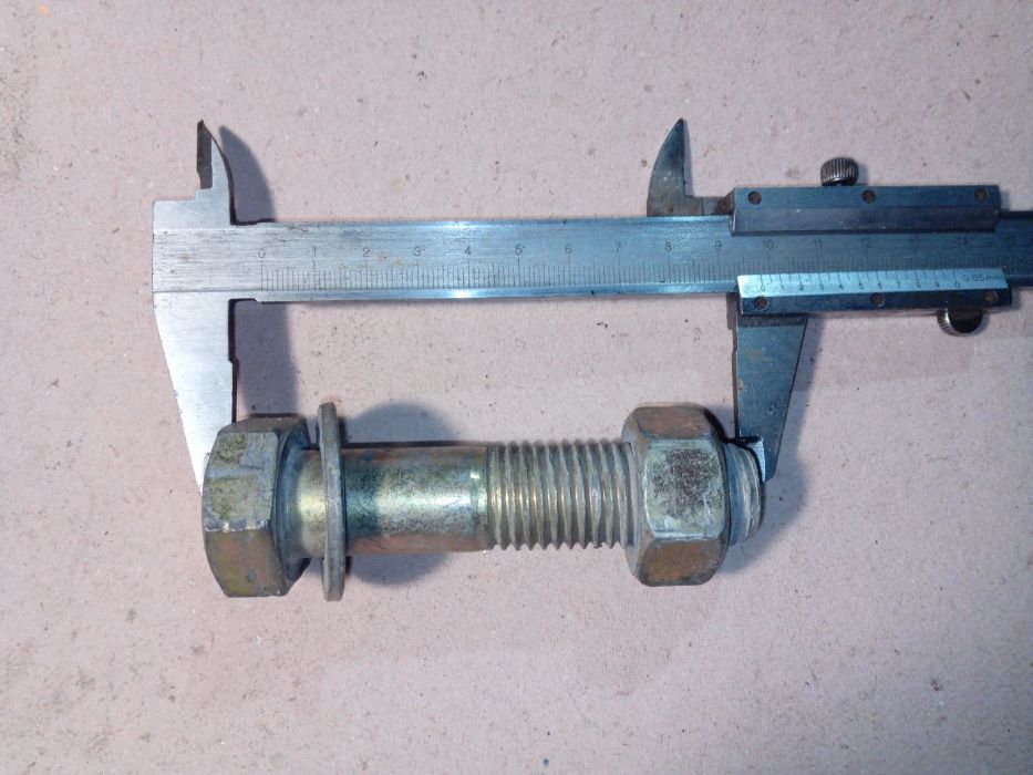 Продам болт М20 з гайкою