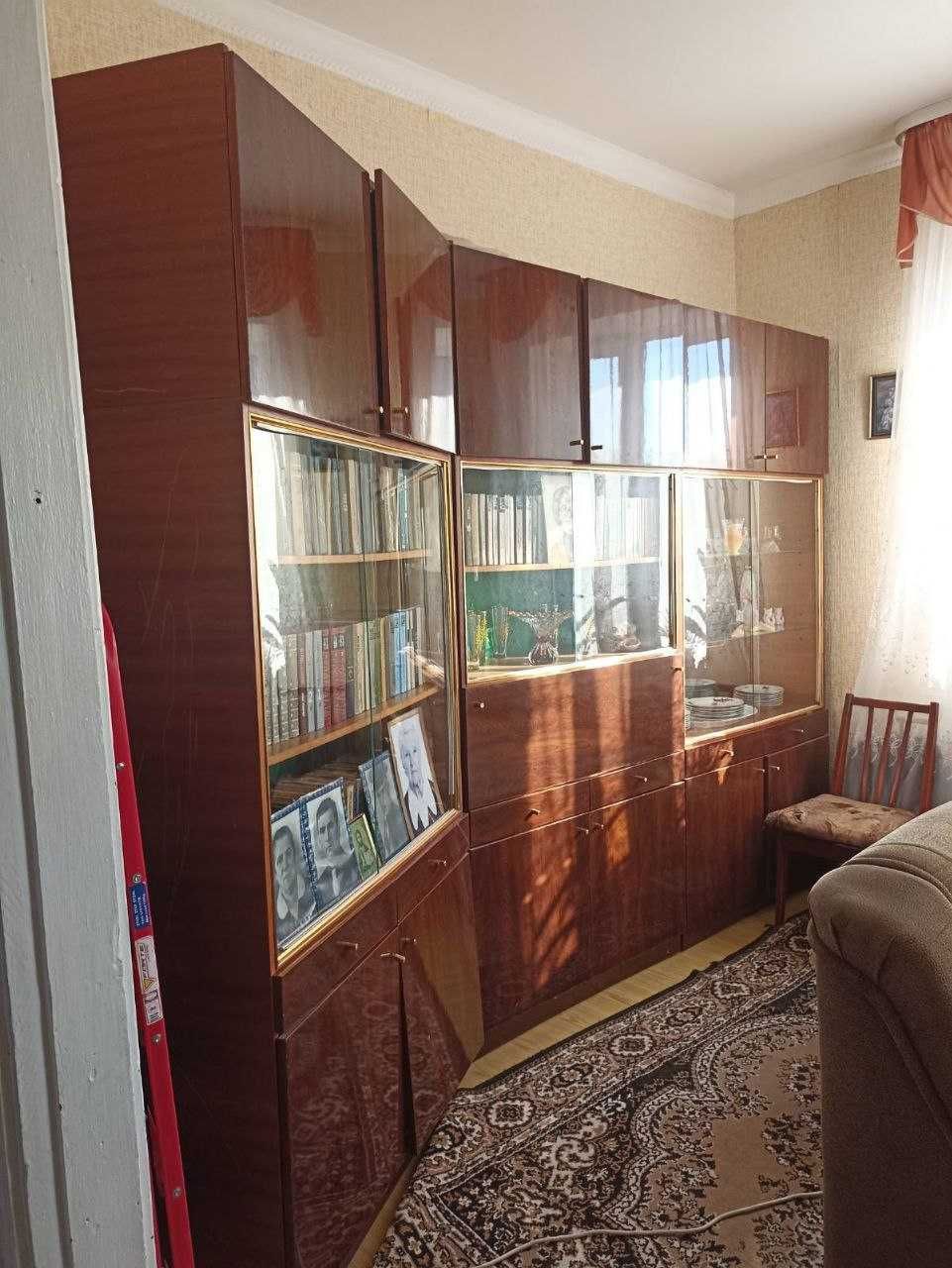 Продаж затишного будинку недалеко від центру міста.