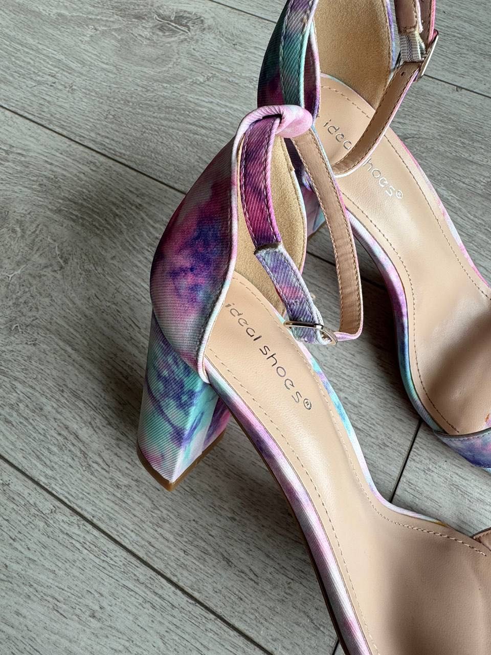sandałki na słupku ideal shoes