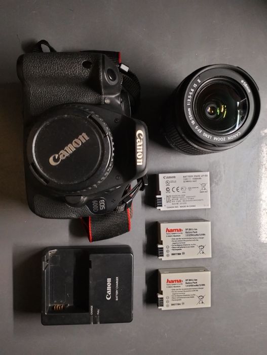 Máquina DSLR Canon 600D kit