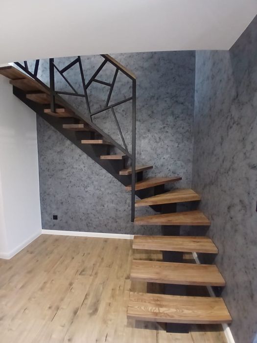 Schody, schody stalowe, schody na konstrukcji stalowej, stelaż schodów