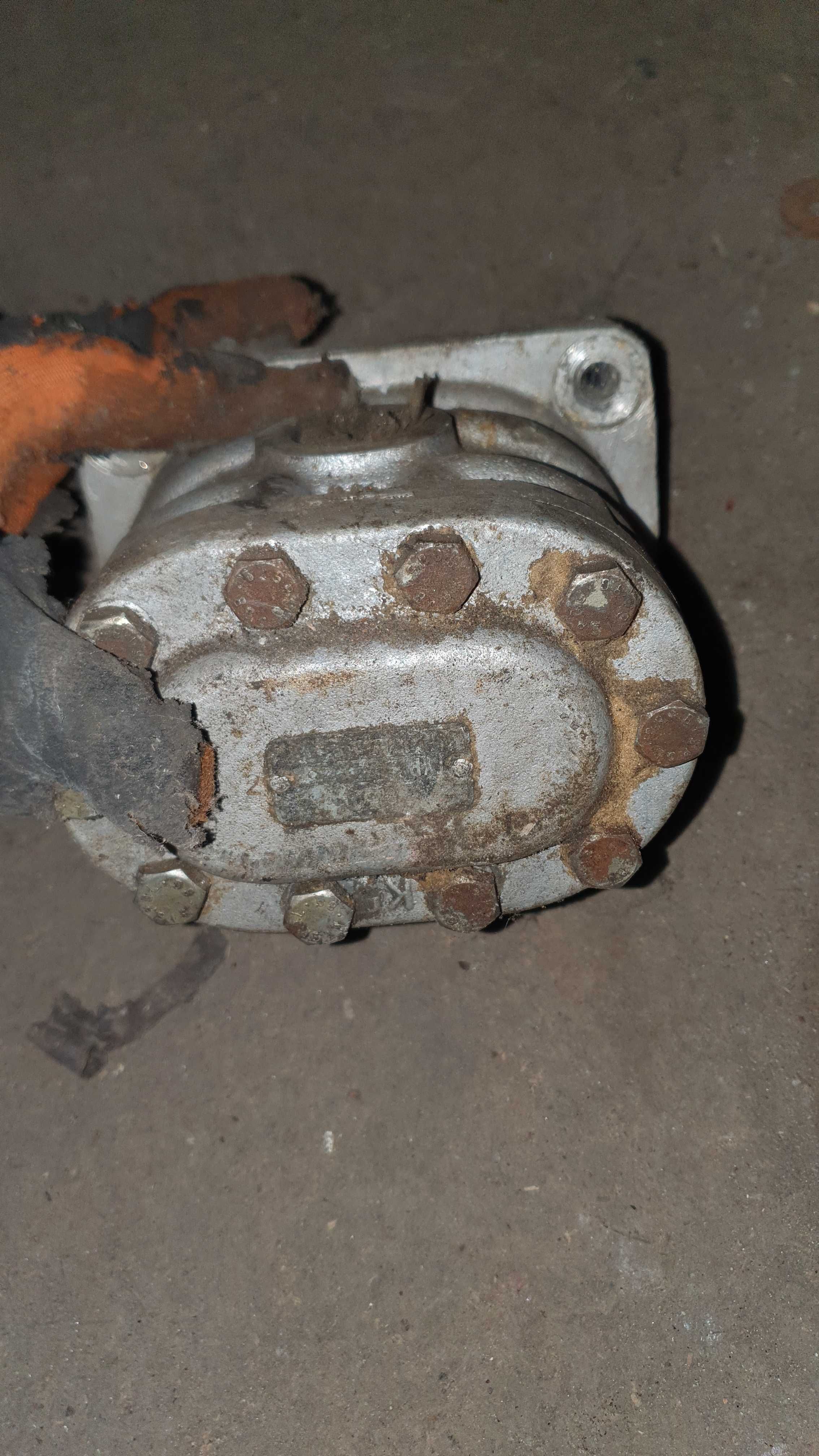 Pompa hydrauliczna olejowa, zębata, polskiej produkcji pz 6.3, pz 10