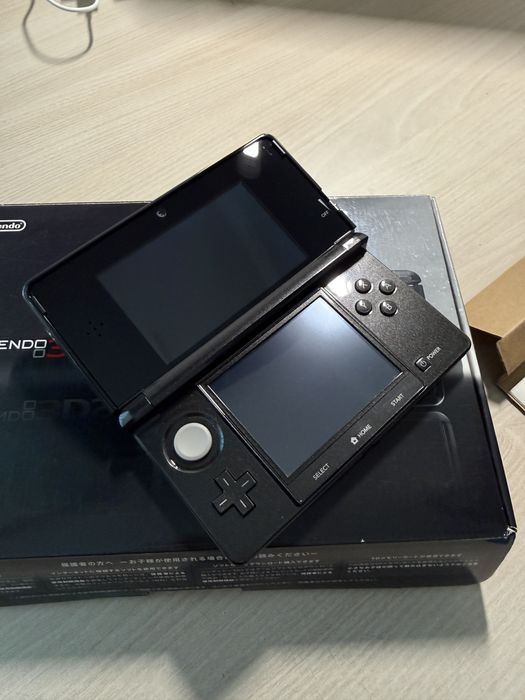 Nintendo 3ds Cosmo black (колекційний стан). Багатий комплект
