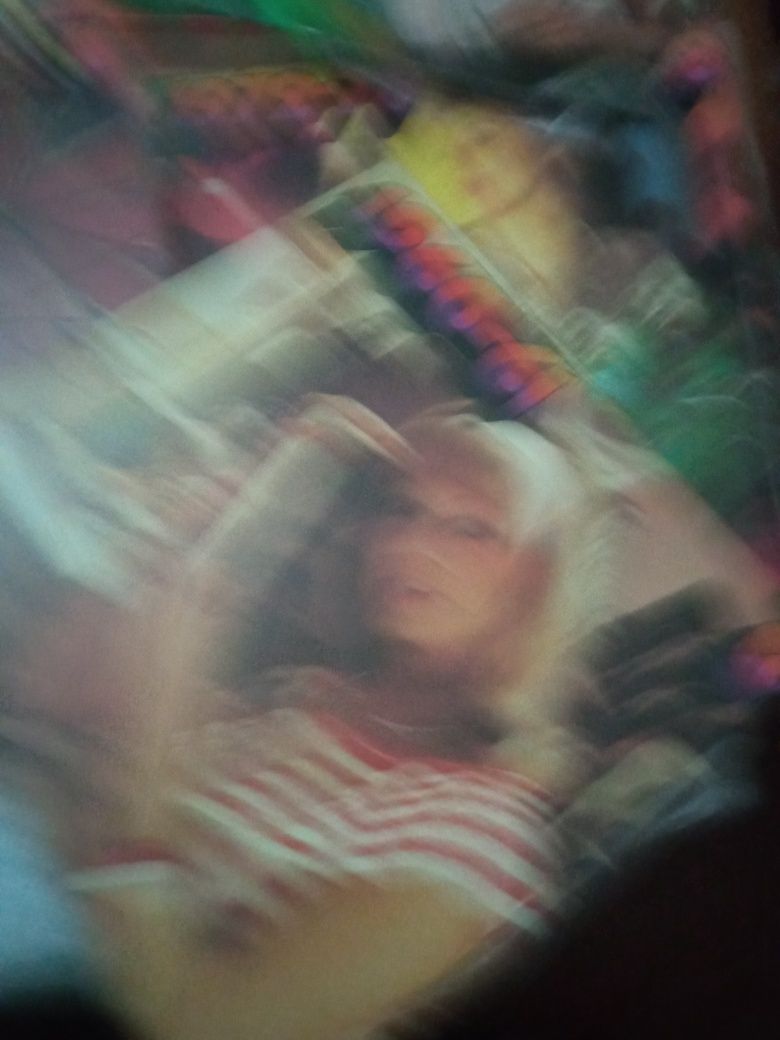 Discos vinil, CD,s cassetes.