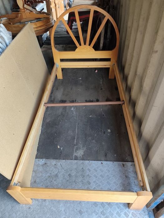 Cama de solteiro sem colchão