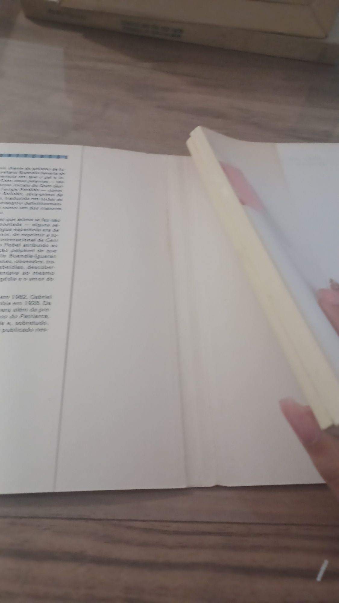 Livro "Cem Anos de Solidão" de Gabriel García Márquez