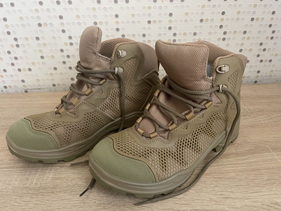 Берцы новые не ношенные.Отправлю новой почтой.