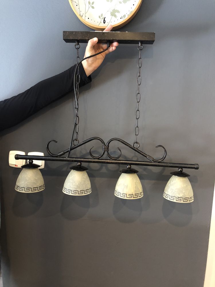 Lampa wiszaca na cztery żarówki