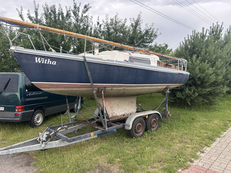 Łódz jacht kabinowy z silnikiem Witha