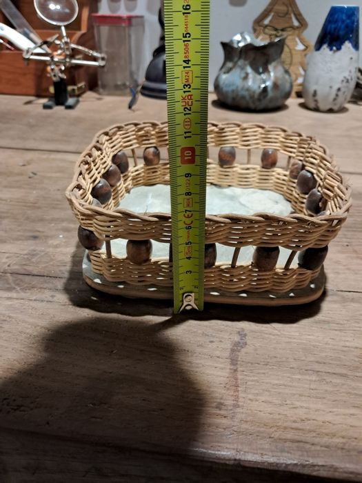 Ozdobny koszyk wiklinowy
