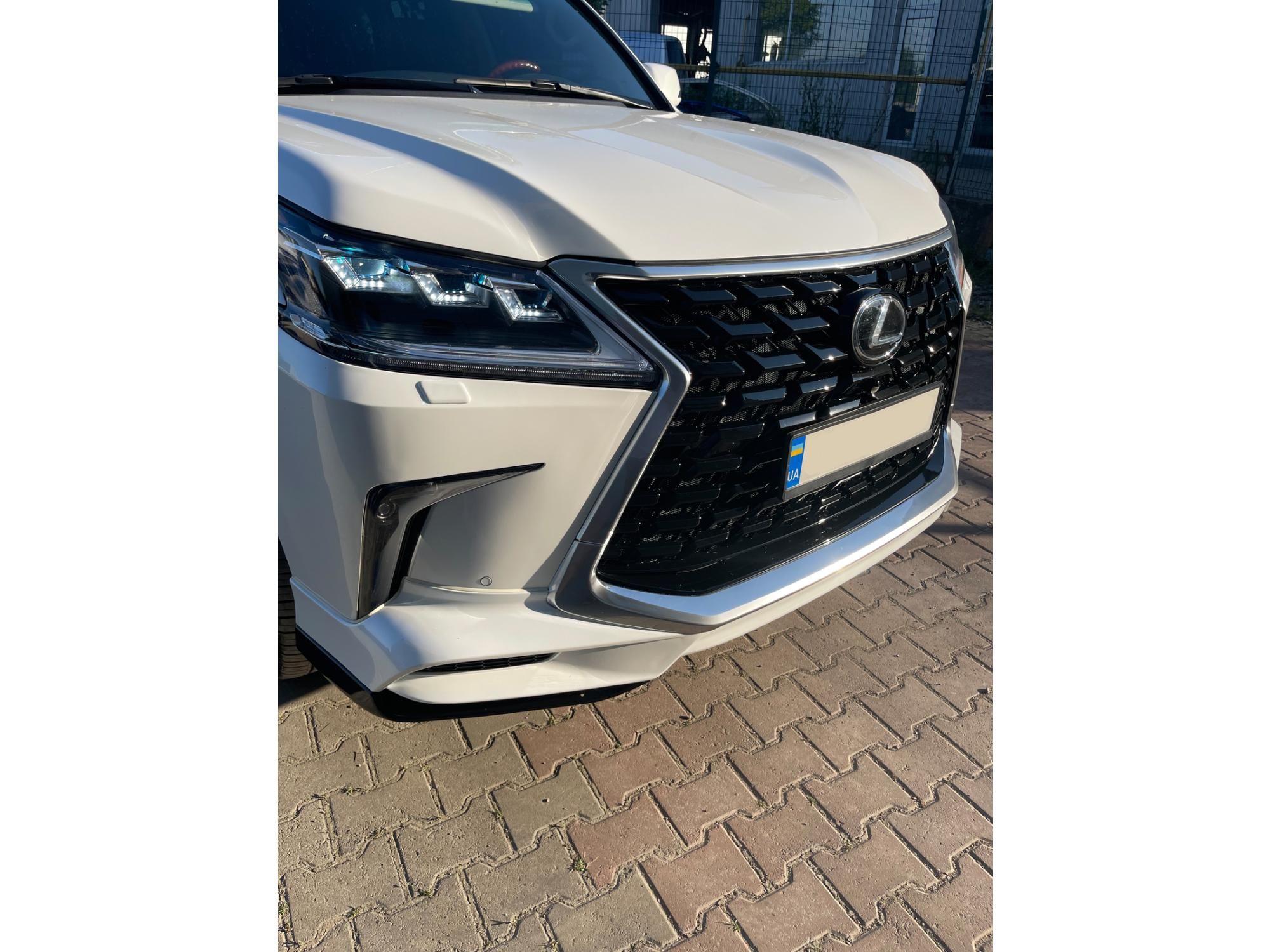 Lexus LX570 Комплект обвісів TRD-Sport 2021-2022 чорному кольорі