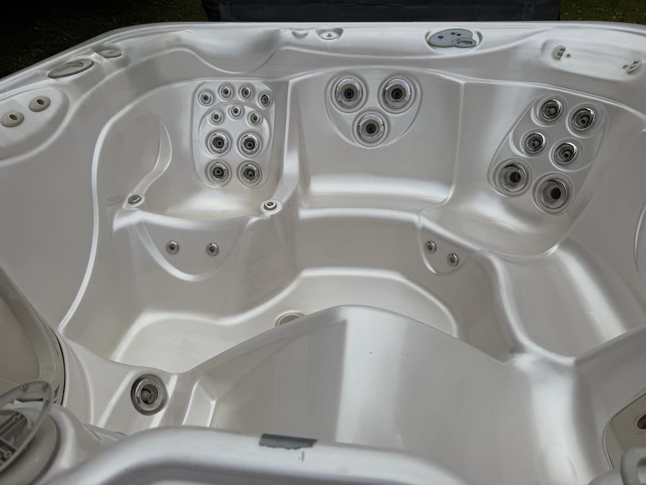 Jacuzzi hotspring mega okazja totalne czyszczenie magazynu