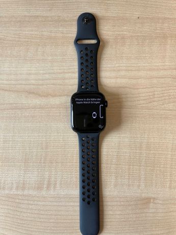 Apple Watch Series 7 Nike - 45mm czarny