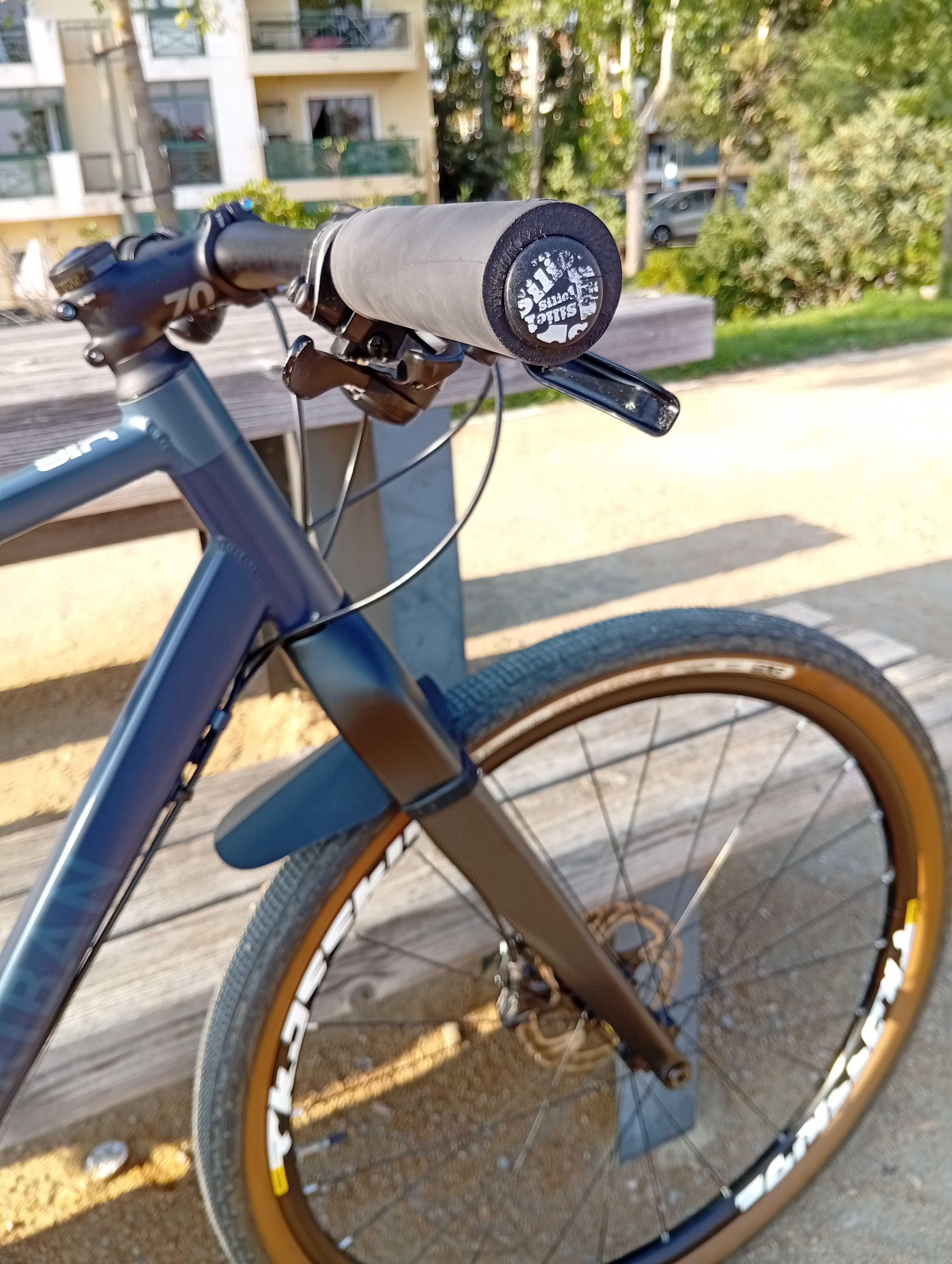 Gravel Bike Guiador Flat Roda 27.5 / Bikepacking, commuting.