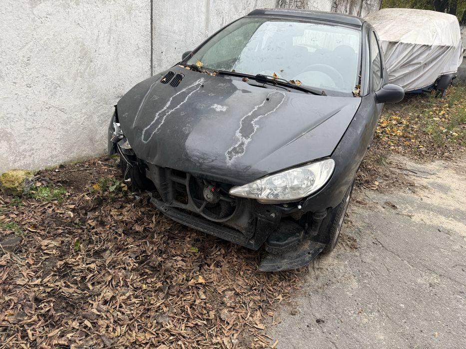 Продам Peugeot 206 1.4 механіка після невеликого ДТП.
