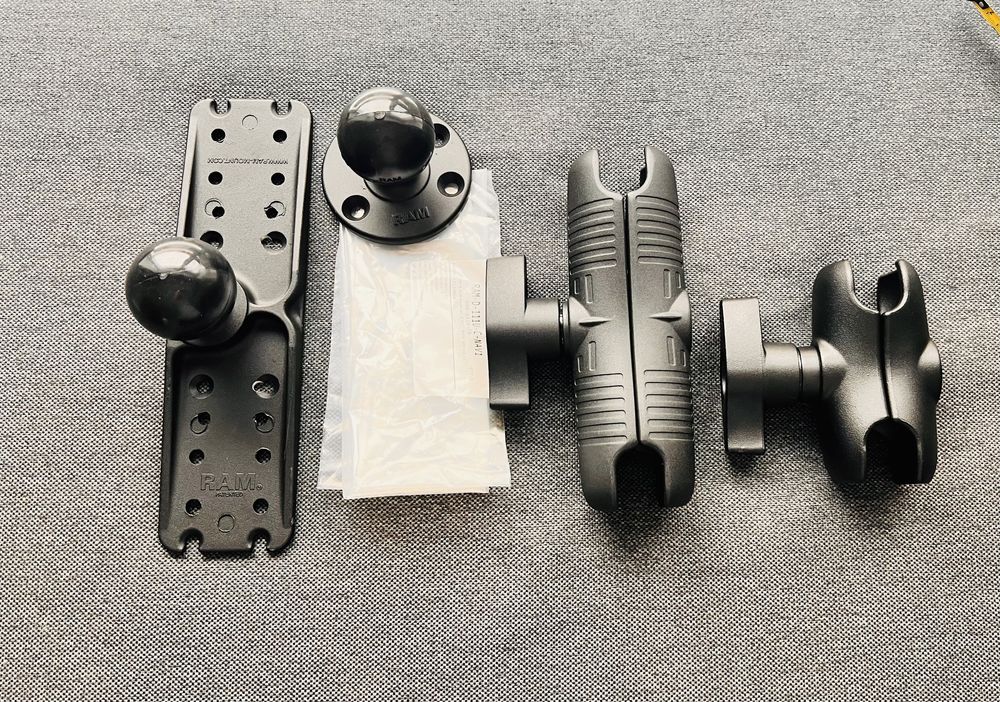 Кронштейн RAM RamMount D-111U-C MB36 (до 16 диагонали)