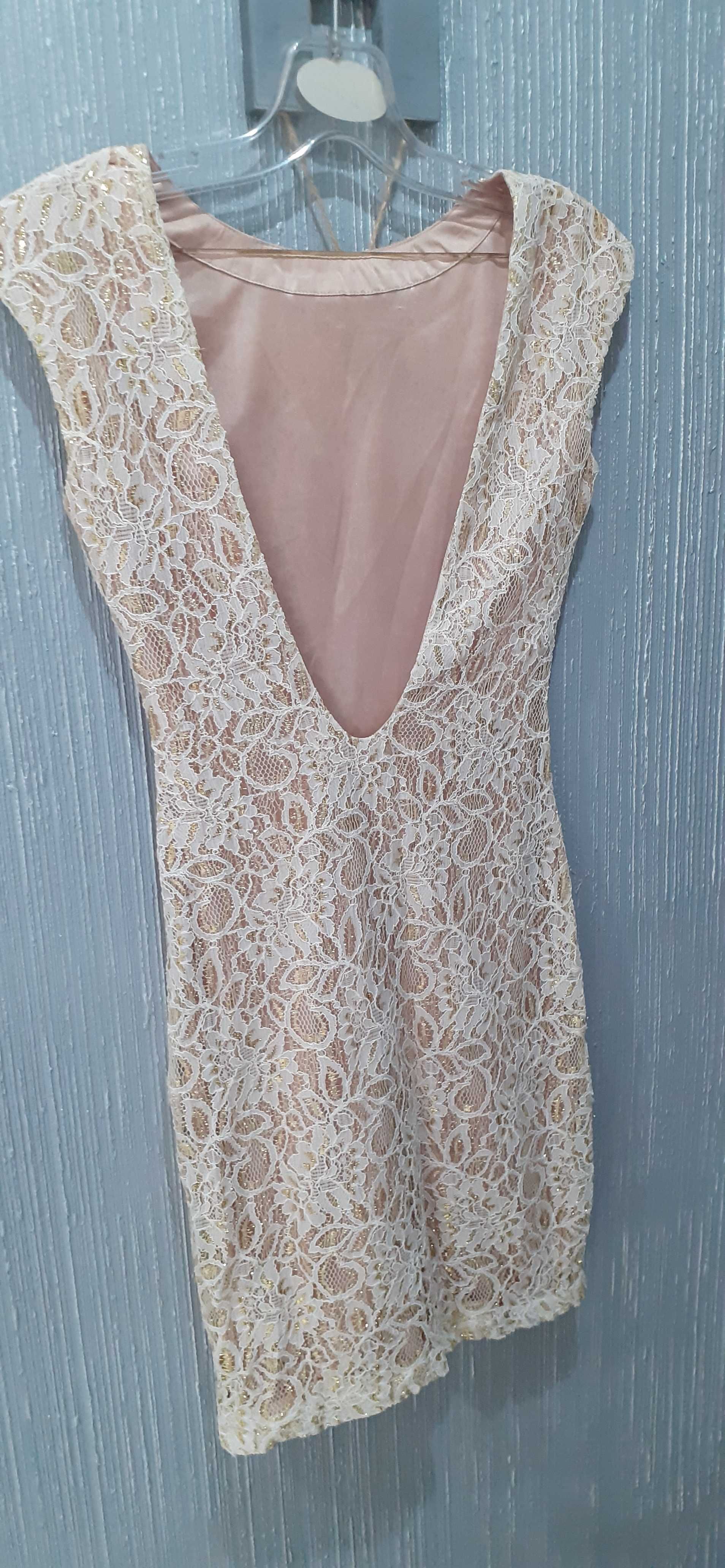 Koronkowa sukienka mini