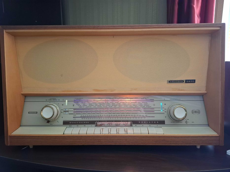 Grundig 5490в гарному стані, все робоче