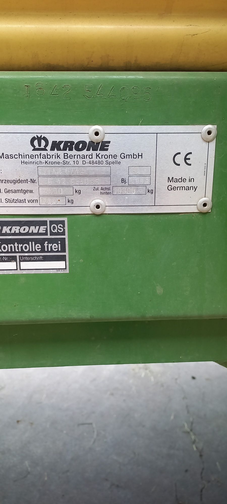 Przyczepa samozbierająca Krone Titan GD 6/42